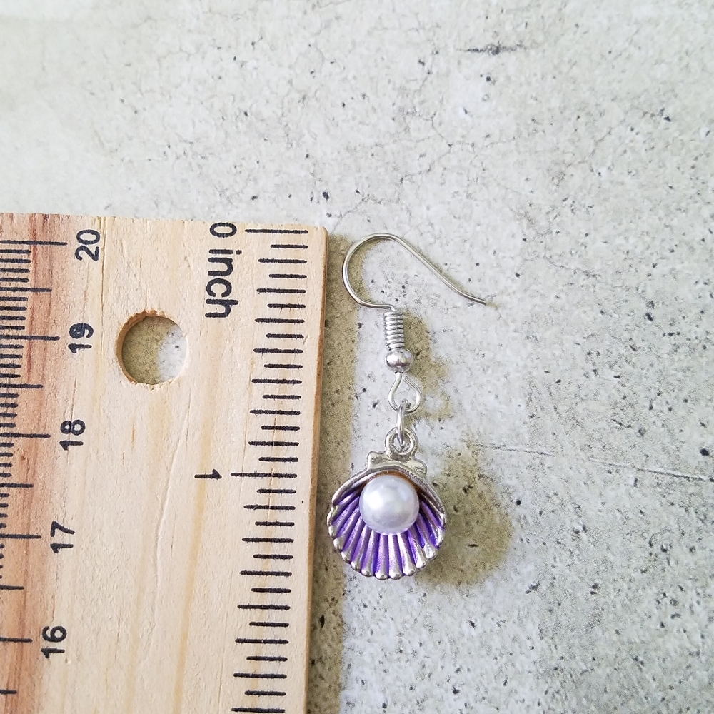 Purple Shell & Pearl earrings - Picture 2 of 3